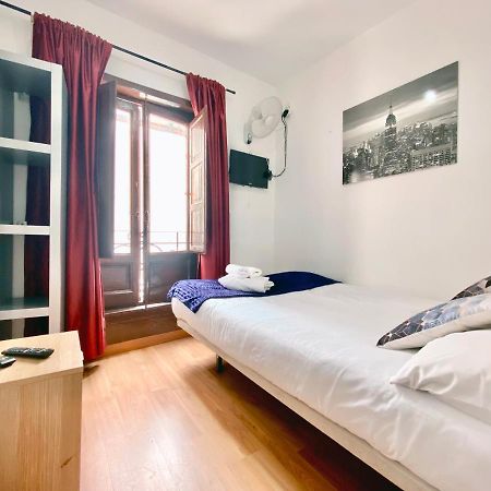 Gran Via Sol Rooms Madrid Exterior foto